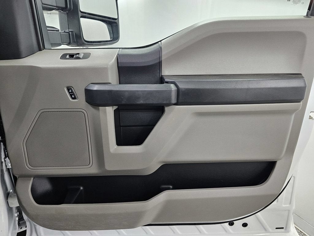 2022 Ford Super Duty F-550 DRW XL