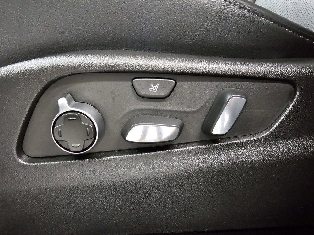 2023 Cadillac XT4 AWD Premium Luxury