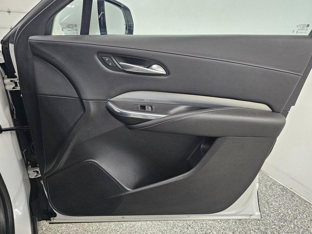 2023 Cadillac XT4 AWD Premium Luxury