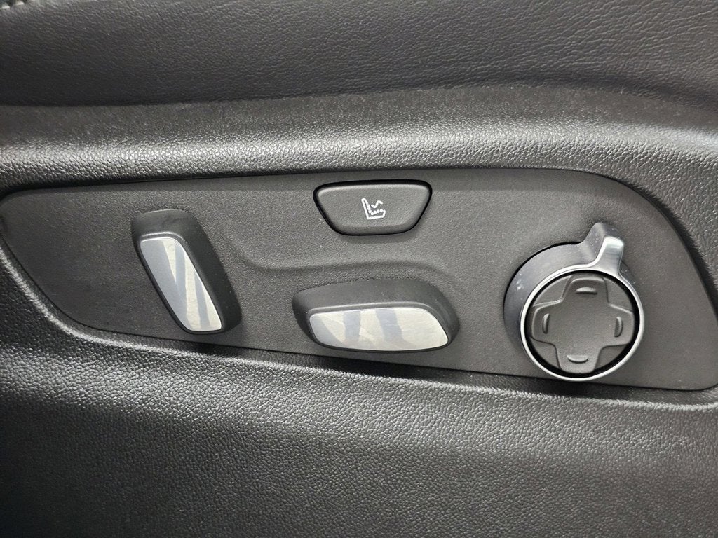 2023 Cadillac XT4 AWD Premium Luxury