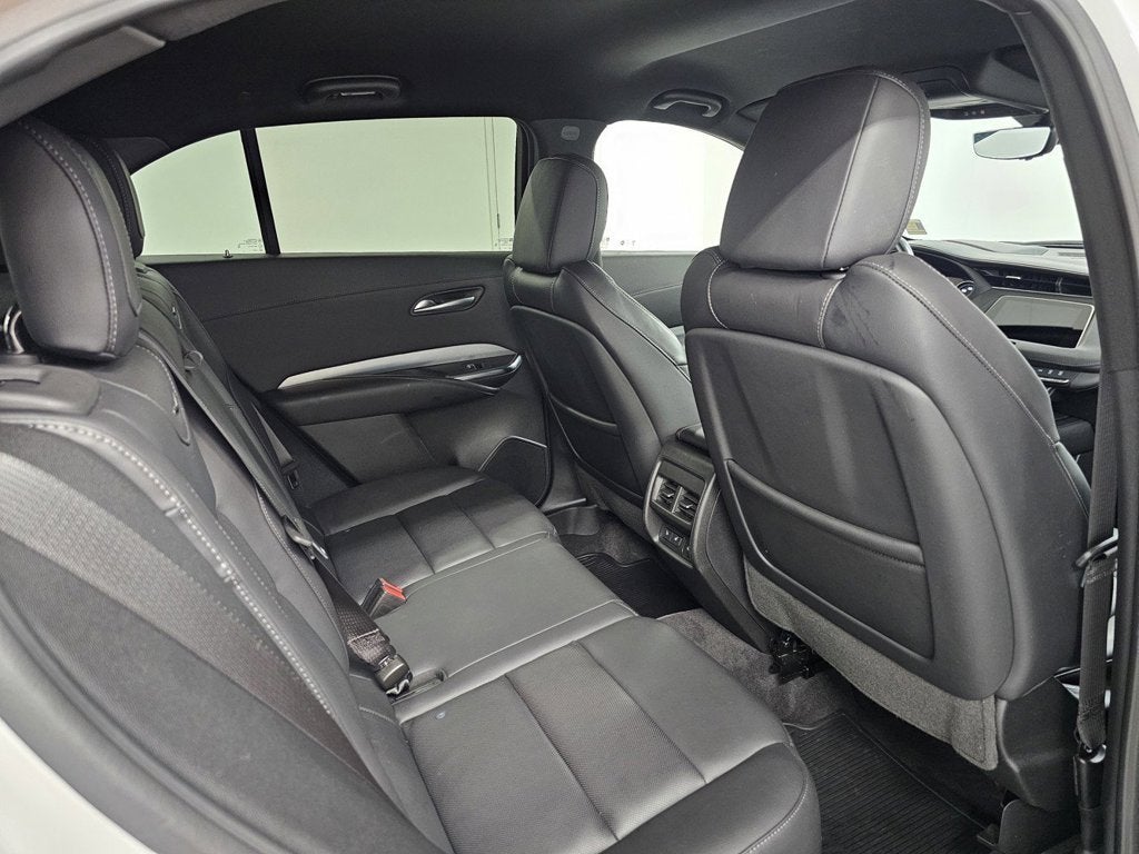 2023 Cadillac XT4 AWD Premium Luxury