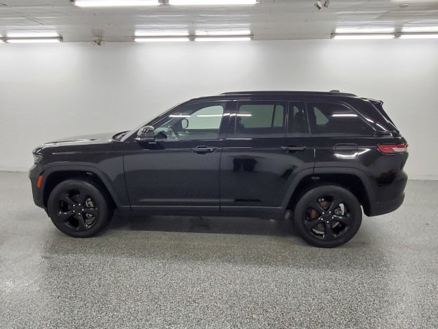 2022 Jeep Grand Cherokee Altitude