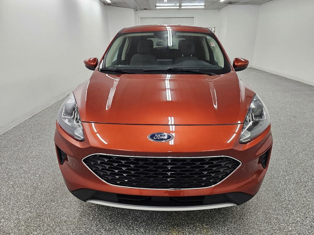 Used 2020 Ford Escape SE with VIN 1FMCU0G60LUA05588 for sale in Willard, OH