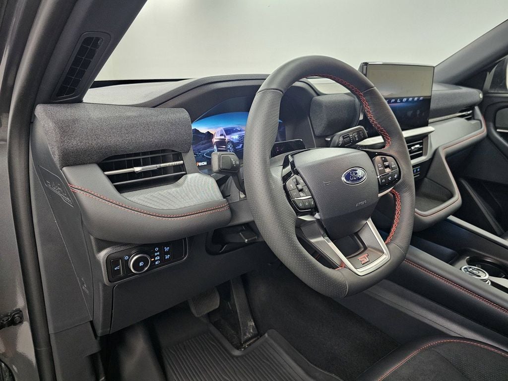 2026 Ford Explorer ST - Photo 10
