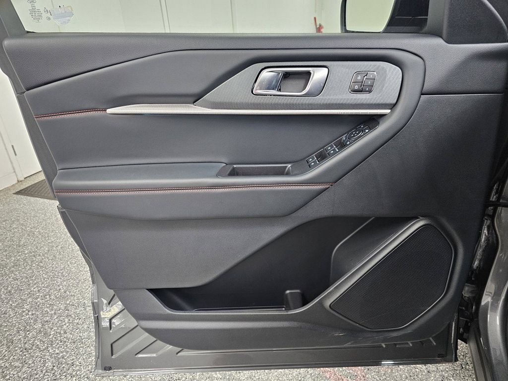 2026 Ford Explorer ST - Photo 12