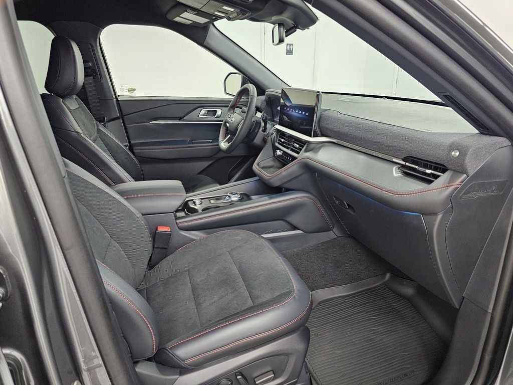 2026 Ford Explorer ST - Photo 24