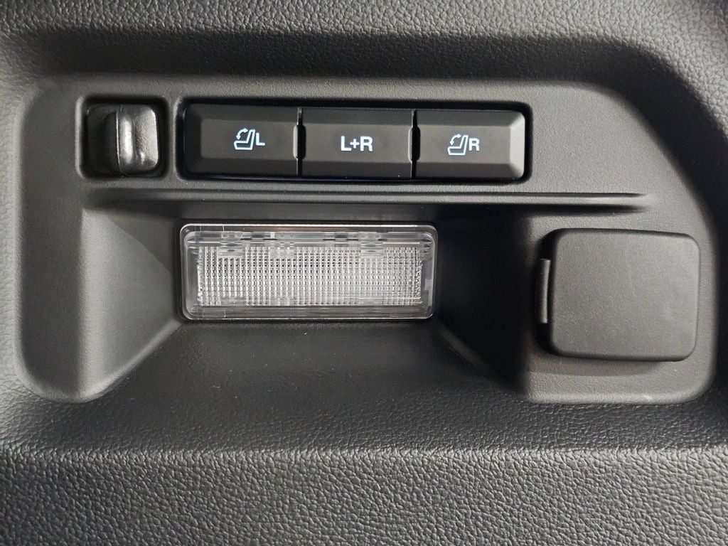 2026 Ford Explorer ST - Photo 30