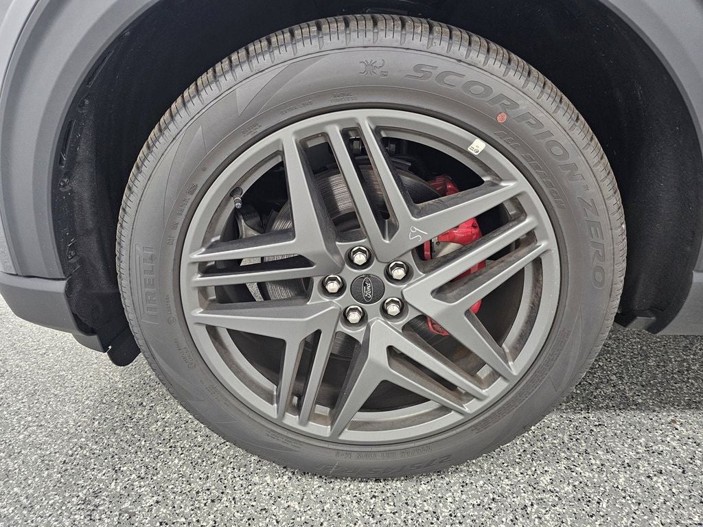 2026 Ford Explorer ST - Photo 8