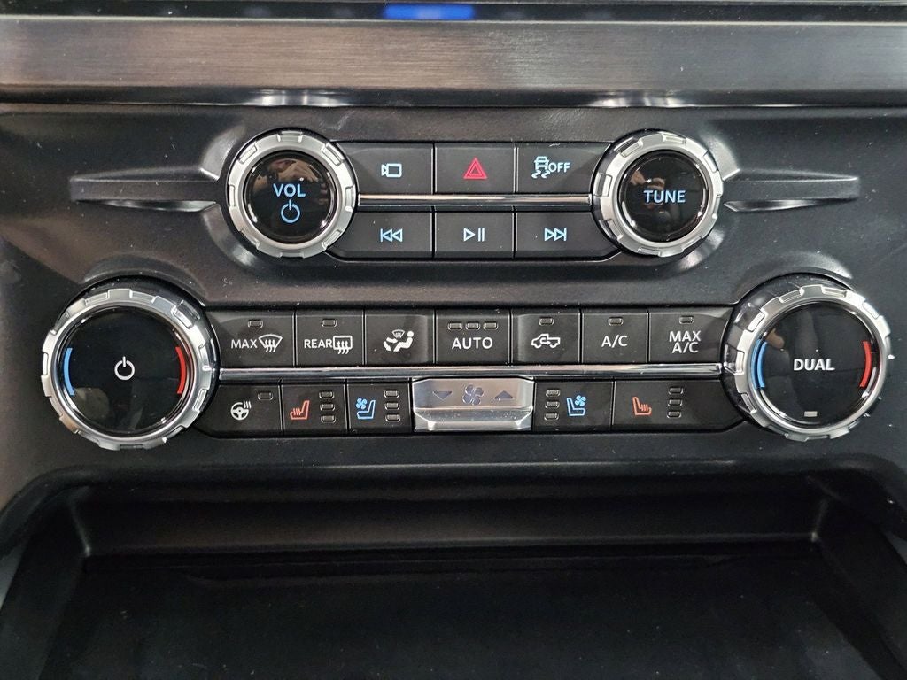 2027 Ford F-350SD Lariat