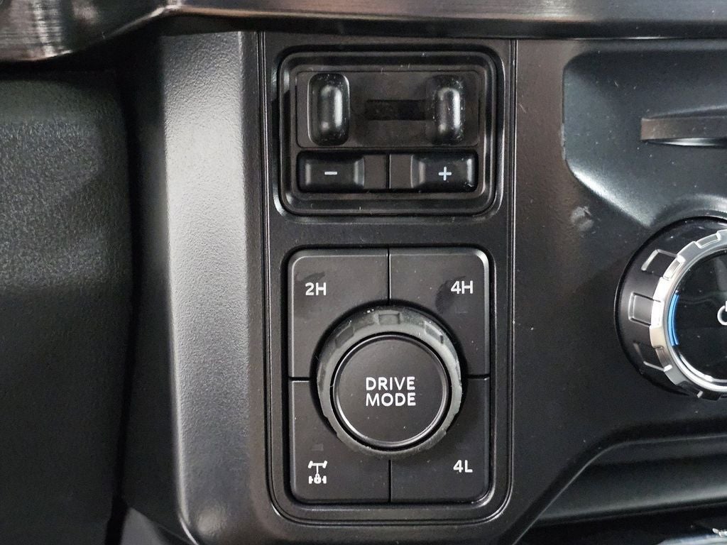 2027 Ford F-350SD Lariat