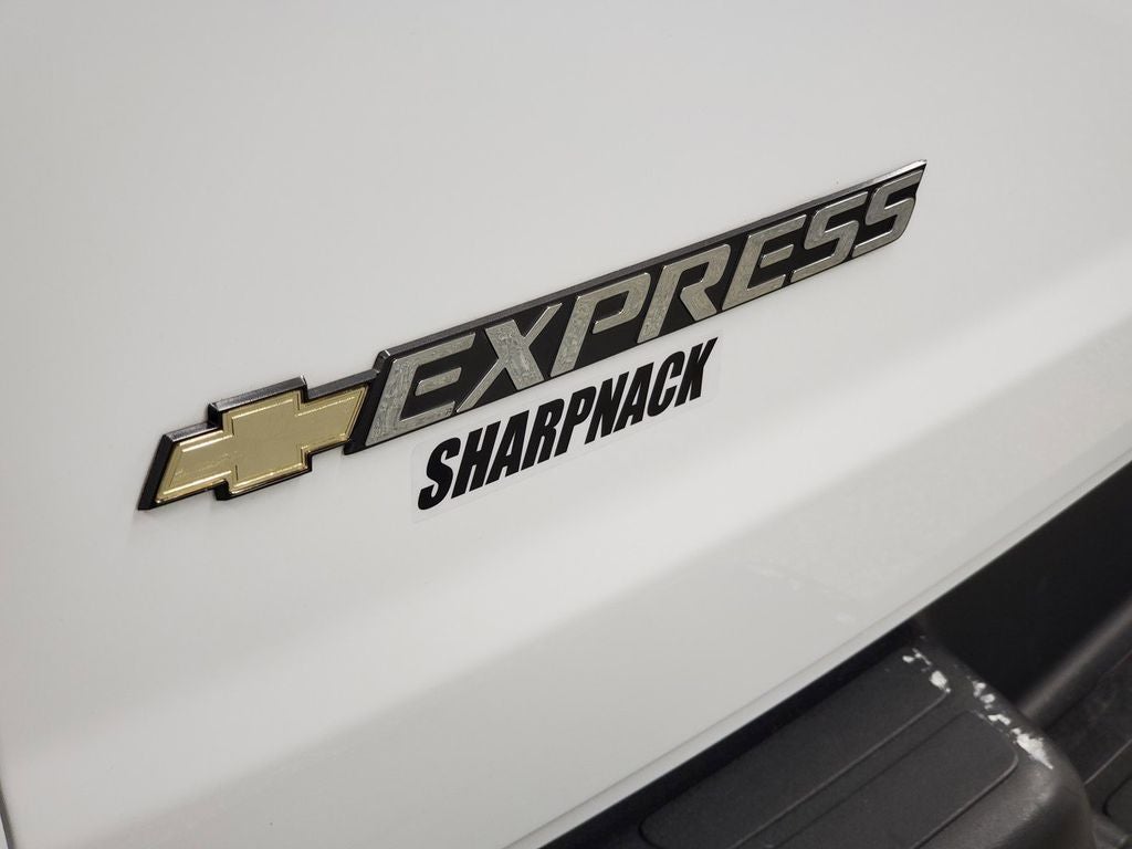 2022 Chevrolet Express 3500 LS Passenger