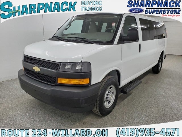 2022 Chevrolet Express 3500 LS Passenger