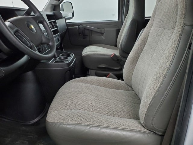 2022 Chevrolet Express 3500 LS Passenger