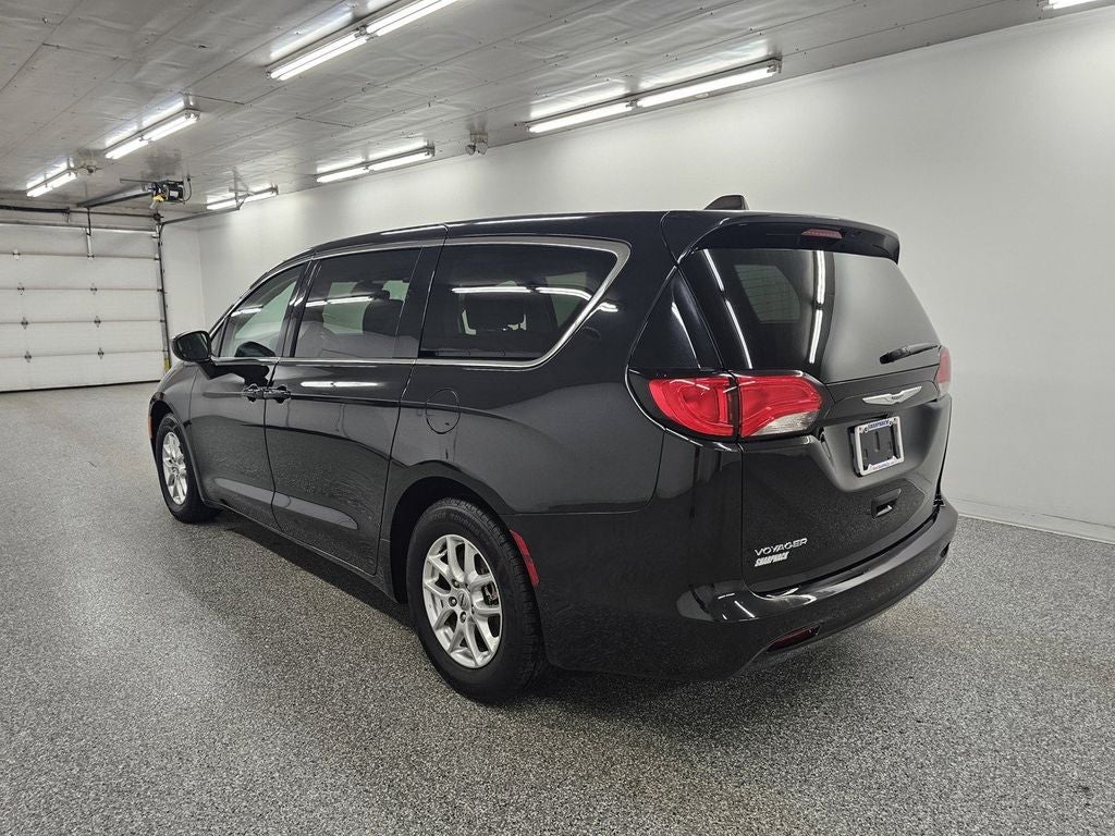 2023 Chrysler Voyager LX