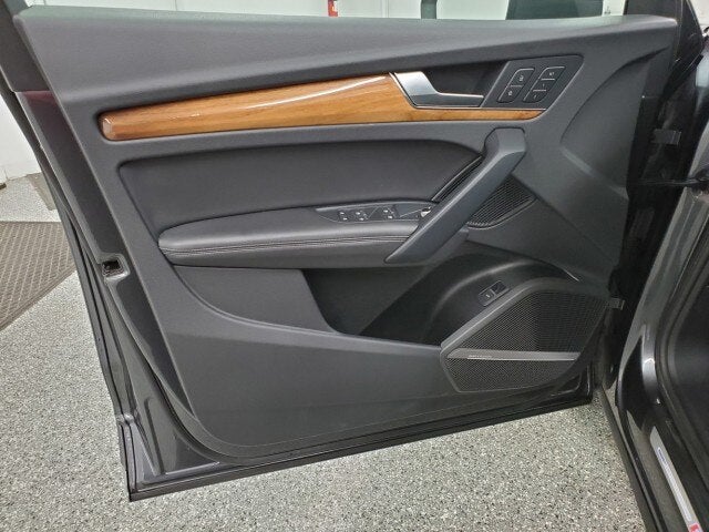 2023 Audi Q5 45 S line Premium quattro