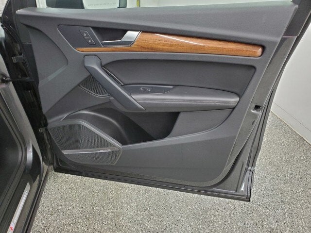 2023 Audi Q5 45 S line Premium quattro