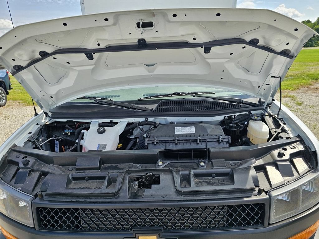 2025 Chevrolet Express Cutaway 3500 Work Van