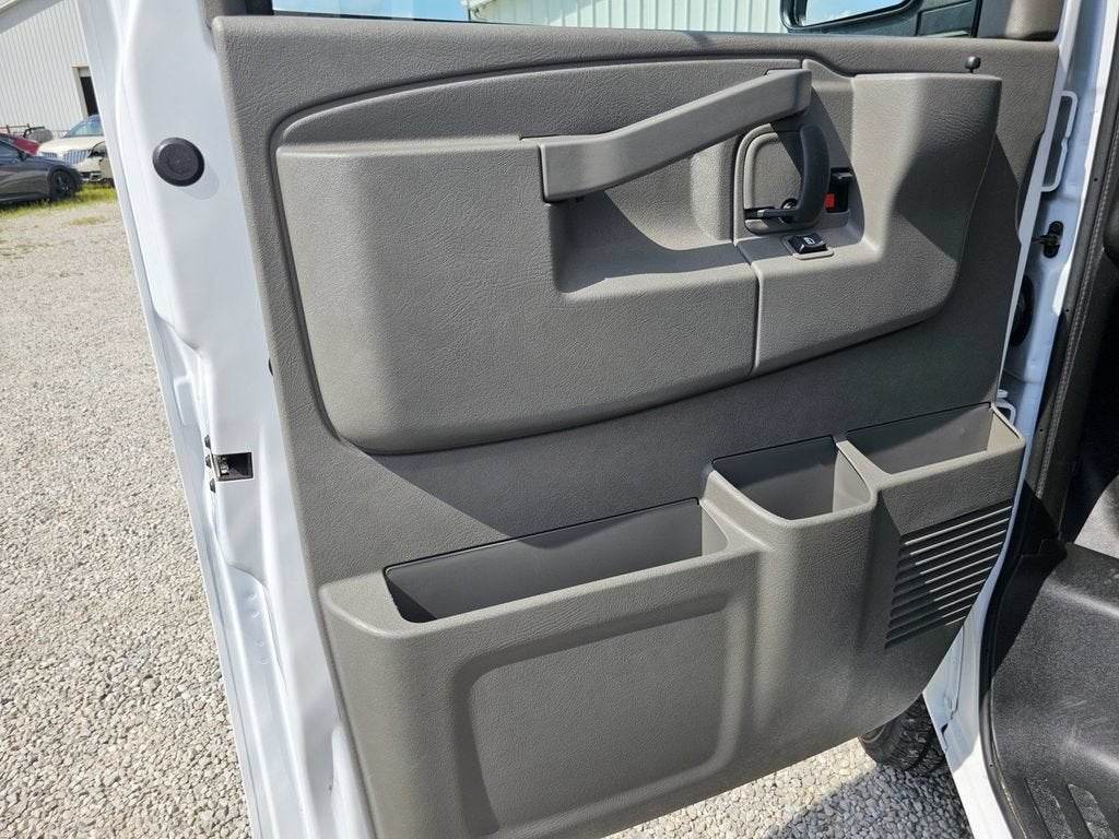 2025 Chevrolet Express Cutaway 3500 Work Van