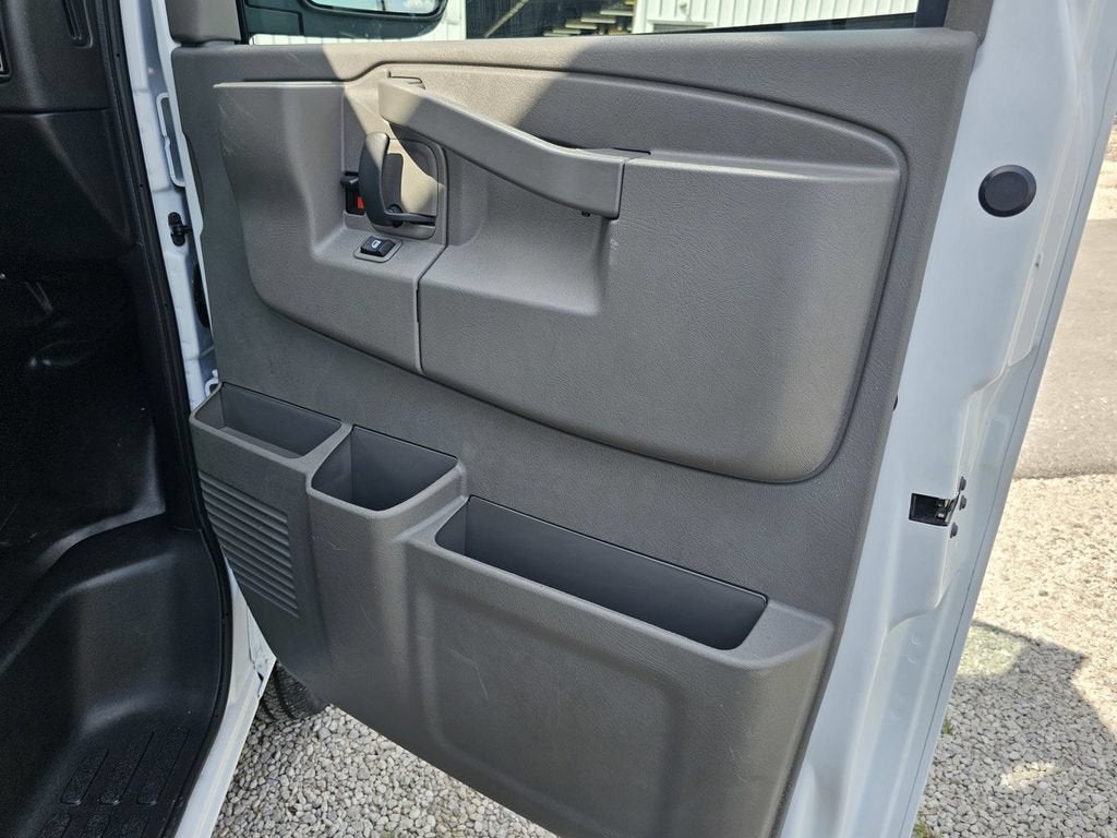 2025 Chevrolet Express Cutaway 3500 Work Van