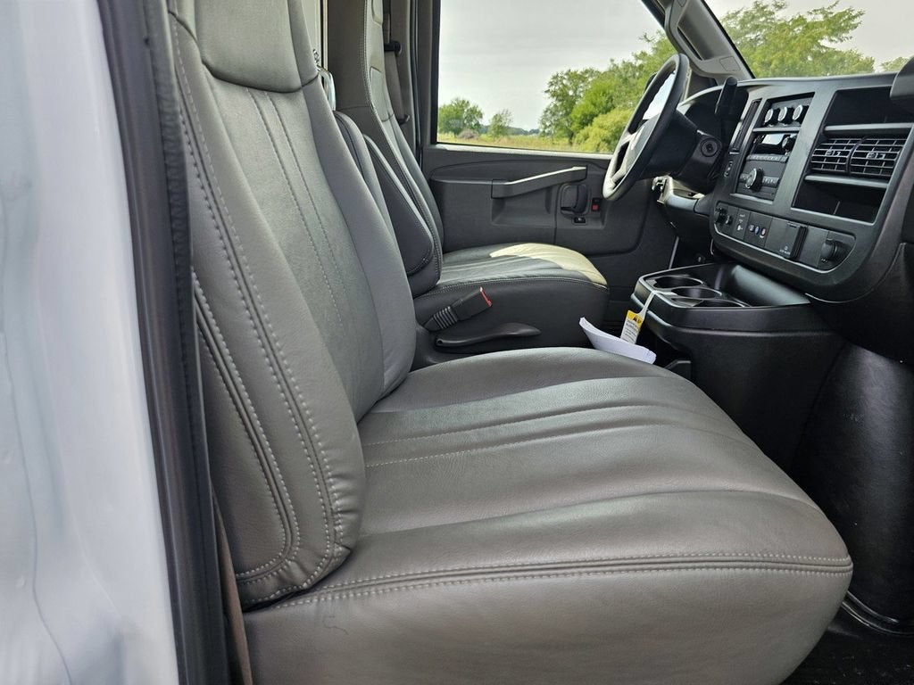 2025 Chevrolet Express Cutaway 3500 Work Van