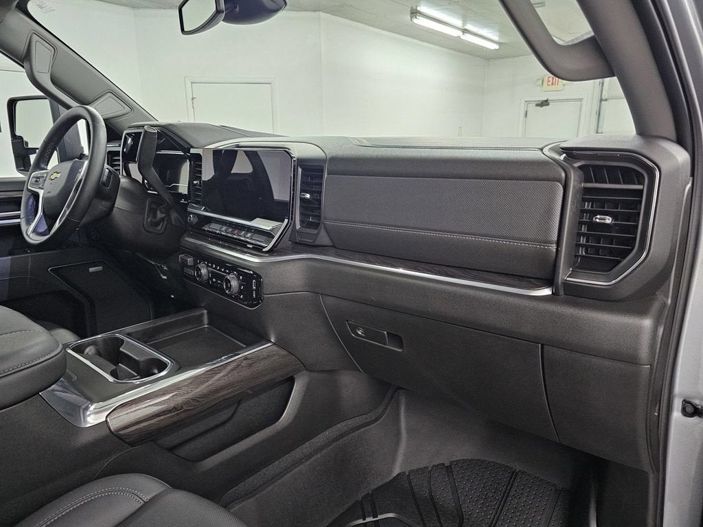 2025 Chevrolet Silverado 3500 HD LTZ DRW