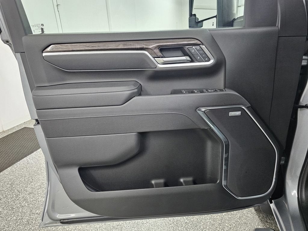 2025 Chevrolet Silverado 3500 HD LTZ DRW