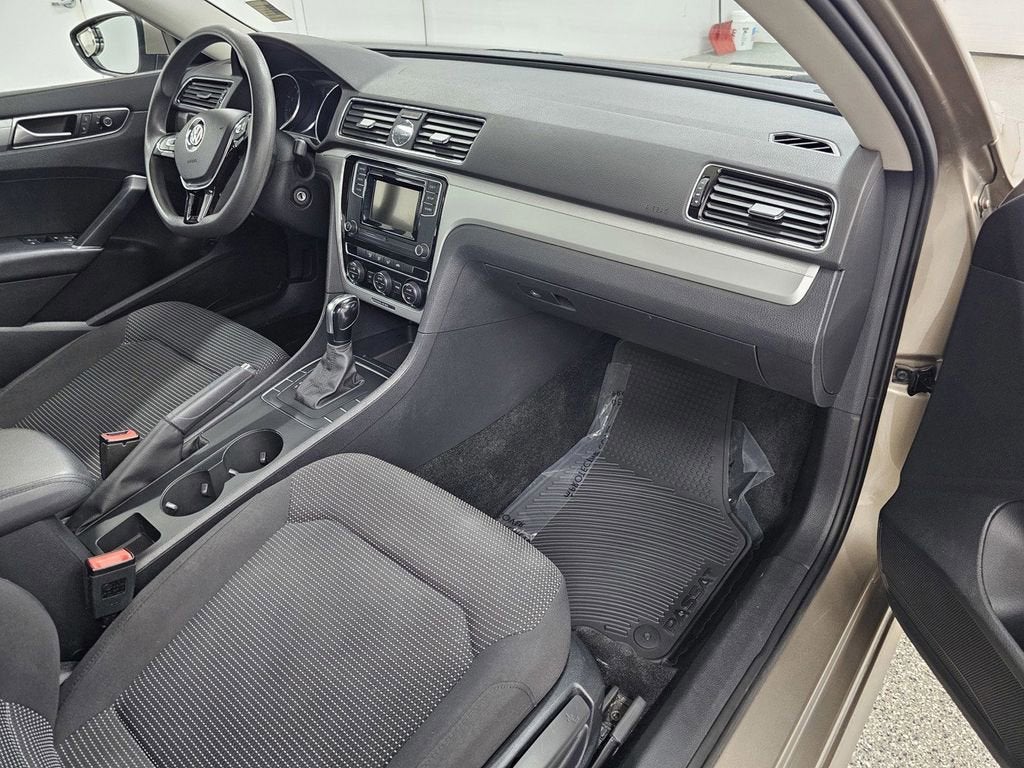 2016 Volkswagen Passat 1.8T S