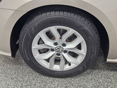 2016 Volkswagen Passat 1.8T S