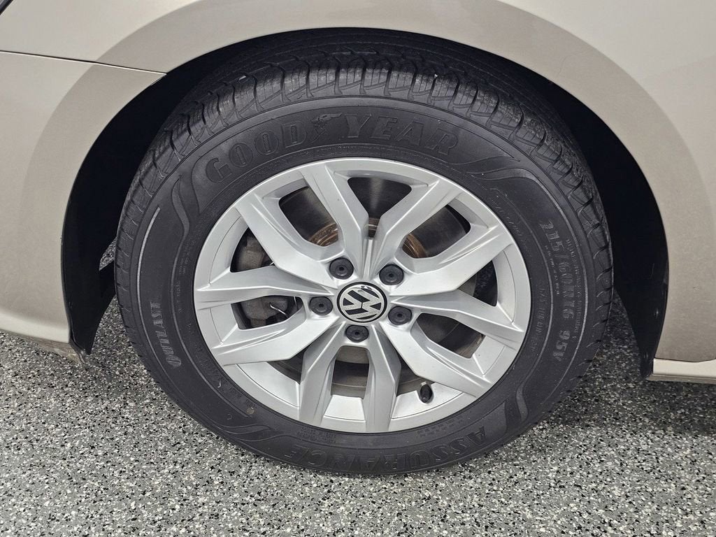 2016 Volkswagen Passat 1.8T S