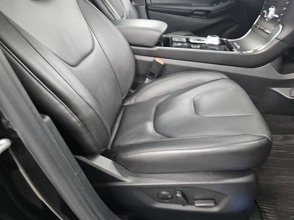2020 Ford Edge Titanium