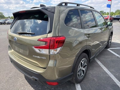 2024 Subaru Forester Premium